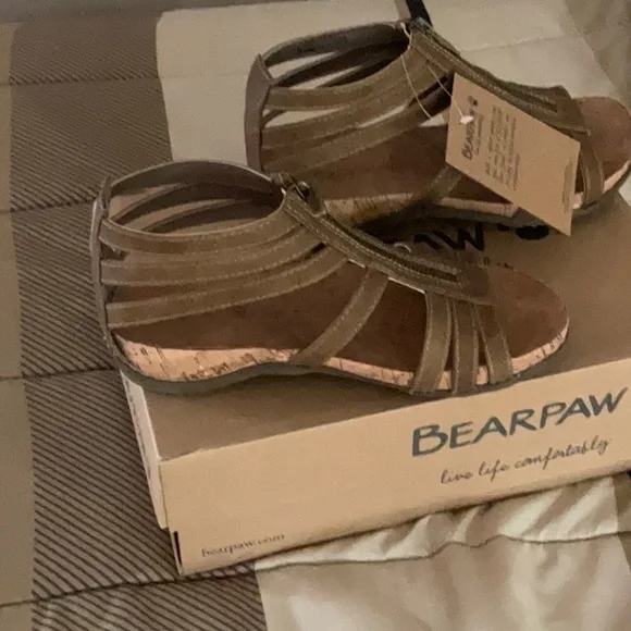 NWT Bearpaw sandals 6W - Picture 3 of 4